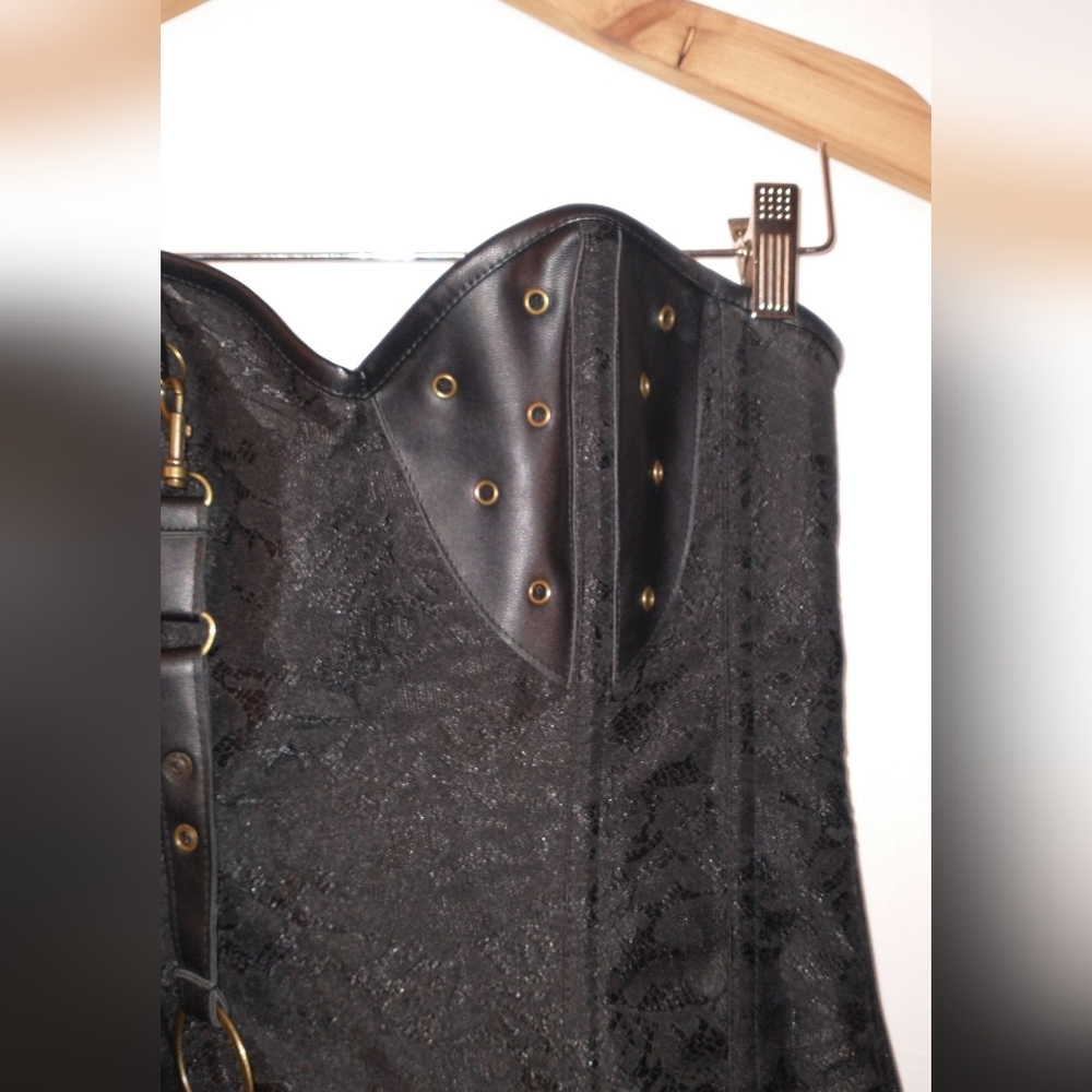 Steampunk Goth Black Lace Corset with Attached Pouches XL - Picture 4 of 8